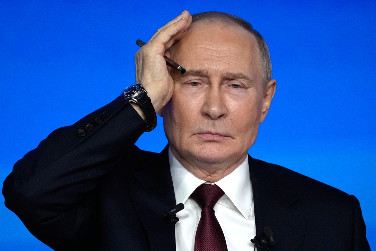 Russian President Vladimir Putin gestures while speaking during his annual news conference and call-in show at Gostinny Dvor, in Moscow, on Friday, Dec. 19, 2025. (AP Photo/Pavel Bednyakov)
Vladimir P ...