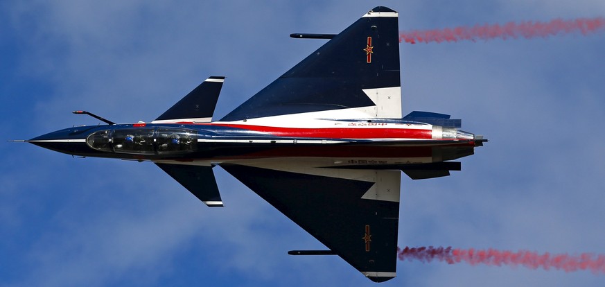 Eine chinesische J-10 kam dem US-Flugzeug angeblich gefährlich nahe.