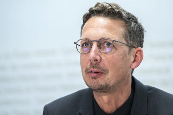 Michael Hermann, Geschaeftsfuehrer Sotomo spricht an einem Point de Presse zur Covid 19 Situation, am Dienstag, 20. Juli 2021, in Bern. (KEYSTONE/Peter Schneider)