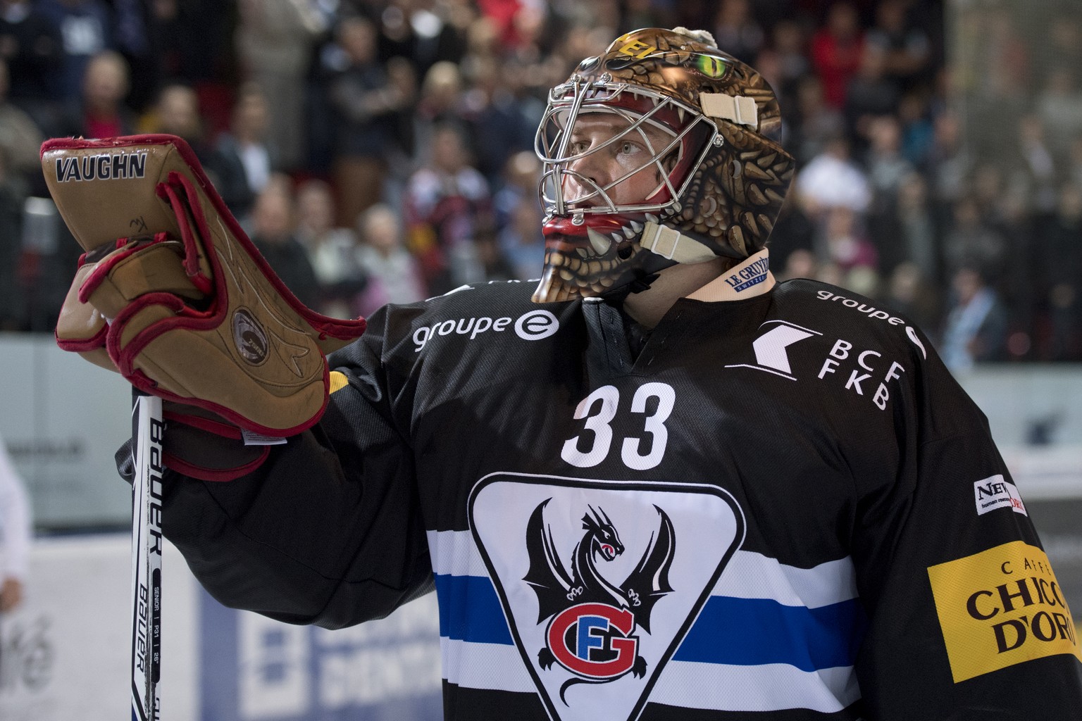 Fribourgs Goalie Barry Brust, beim Eishockey Meisterschaftsspiel der National League zwischen den HC Fribourg Gotteron und dem Geneve-Servette HC, am Freitag, 8. September 2017, in der BCF Arena in Fr ...