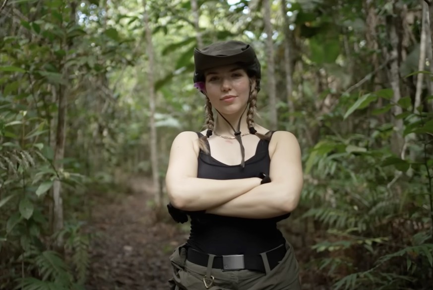 Die Twitch-Streamerin Evelyn Pfeifer alias Fibii ist mit 19 Jahren die bislang jüngste Teilnehmerin bei 7 vs. Wild.