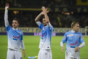 Senger (21) und Gygax (rechts) bleiben dem FC Aarau erhalten.