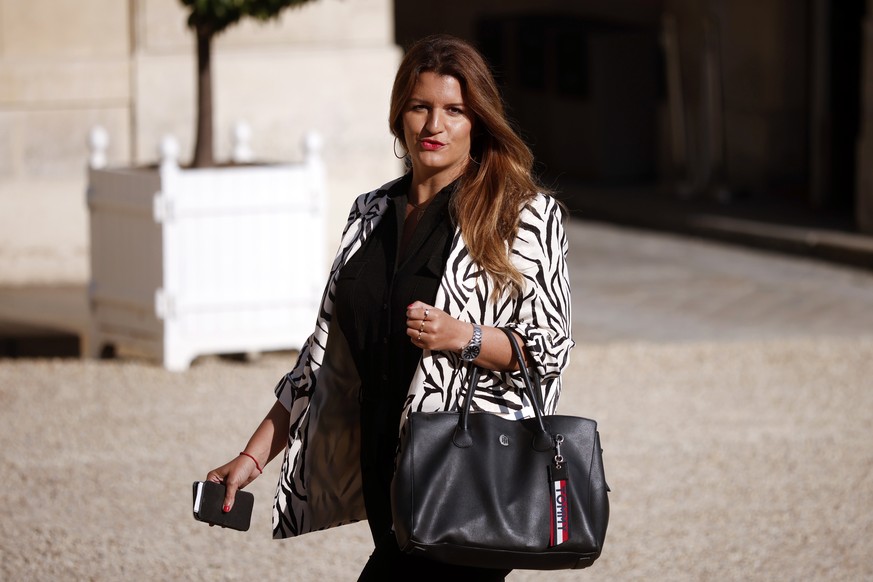 epa10149216 French Junior Minister of Charities, Solidarity and Community Marlene Schiappa arrives at the Elysee Palace for the weekly cabinet meeting of the French government �??in Paris, France, 31  ...