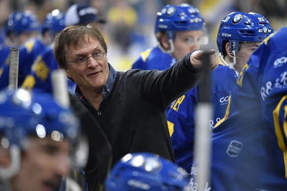 Davos Cheftrainer Arno Del Curto, beim vierten Playoff-Viertelfinalspiel der National League zwischen dem HC Davos und EHC Biel, am Samstag, 17. Maerz 2018, in der Vaillant Arena in Davos. (KEYSTONE/G ...