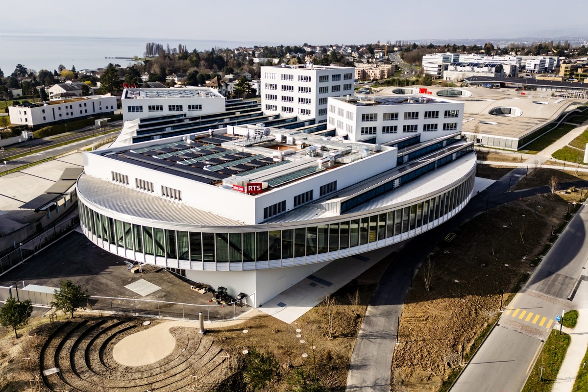 Le site de la RTS est photographie le dimanche 8 mars 2026 sur le site de l'epfl a Lausanne-Ecublens. La population suisse doit se prononcer sur l'initiative "200 francs, Ca suffit !&qu ...