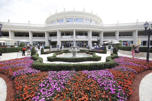 FILE - In this March 7, 2015, file photo, the Trump National Doral clubhouse is seen in Doral, Fla. President Donald Trump was in full sales mode Monday, Aug. 26, 2019, doing everything but passing ou ...