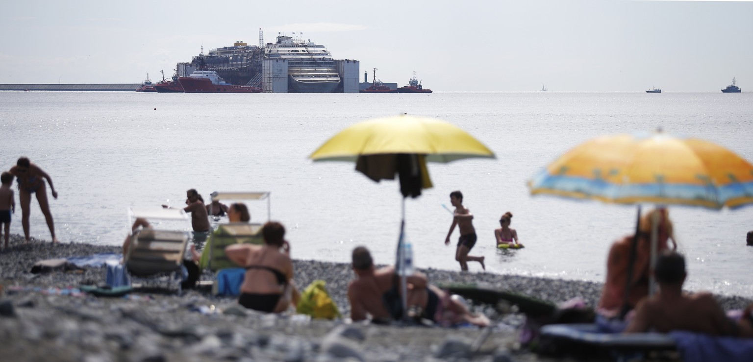 Das letzte Manöver vor den Augen von Touristen und Einheimischen.