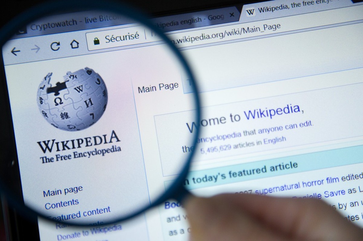 7,5 bis 9 Millionen Menschen haben 2025 täglich die deutschsprachige Wikipedia-Ausgabe gelesen.