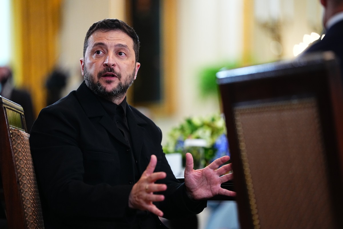 epa12308661 President of Ukraine Volodymyr Zelensky participates in a Multilateral Meeting with European Leaders in the East Room of the White House in Washington, DC, USA, 18 August 2025. European Le ...