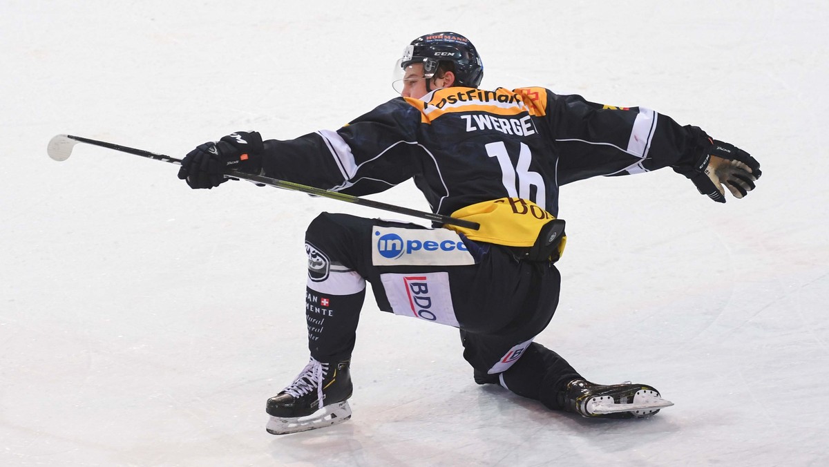 Ambri's player Dominic Zwerger celebrates the 2-1 goal, during the regular season game of the National League between HC Ambri-Piotta and HC Lausanne, at the ice stadium Valascia in Ambri, on Sat ...