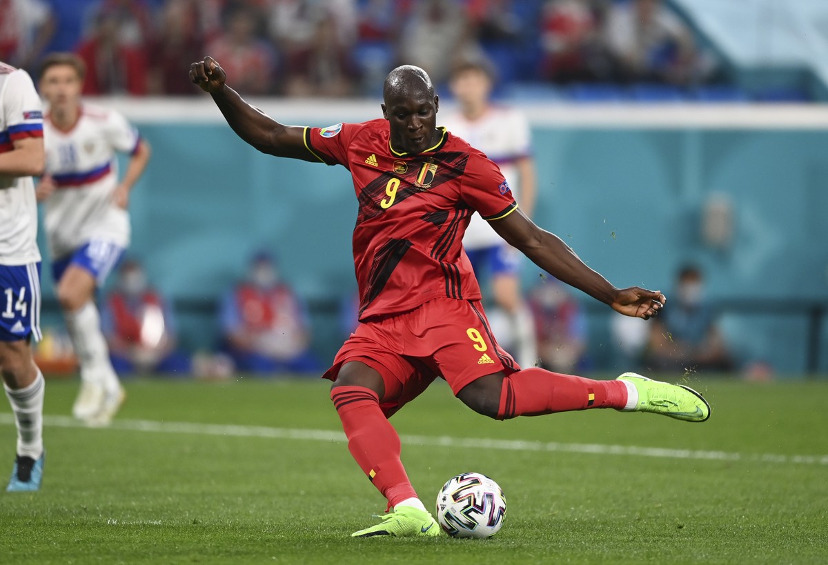 Belgium's Romelu Lukaku scores the opening goal during the Euro 2020 soccer championship group B match between Russia and Belgium at Gazprom arena stadium in St. Petersburg, Russia, Saturday, Jun ...