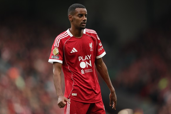 epa12465121 Alexander Isak of Liverpool looks on during the English Premier League match between Liverpool FC and Manchester United, in Liverpool, Britain, 19 October 2025. EPA/ADAM VAUGHAN EDITORIAL  ...