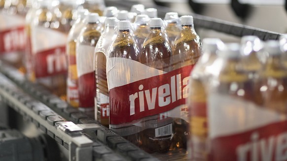 Rivella ist im letzten Jahr gewachsen. In der Schweiz stiegen die Verkäufe um 1,2 Prozent. Deutlich schneller war das Wachstum im Ausland mit 13,8 Prozent. (Archiv)