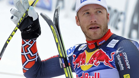 epa04041157 Bode Miller of the USA celebrates after taking the third place in the men&#039;s Downhill race of the FIS Alpine Skiing World Cup in Kitzbuehel, Austria, 25 January 2014. EPA/ROBERT PARIGG ...