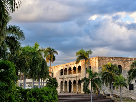 Plaza Espana
https://www.shutterstock.com/de/download/confirm/659696323?src=izX_tbu6bLBYb3_GieeG6w-1-2&amp;size=medium_jpg