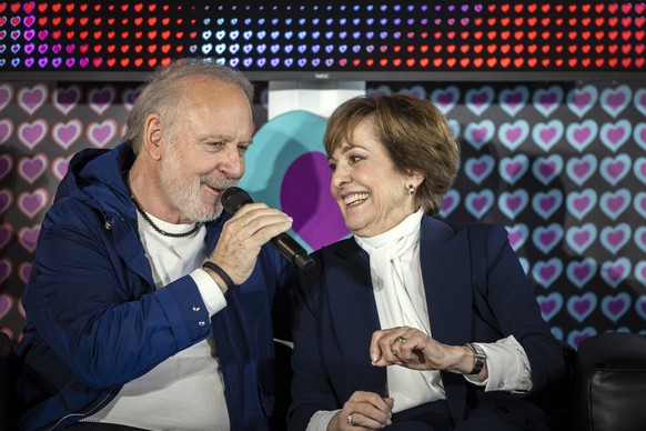 Interval Act &quot;Swiss ESC Legacy Peter Reber, links, und Paola, rechts, waehrend eines Medienevents zur Praesentation der Eroeffnungszeremonie, erste Intervall-Acts, Show- und Transport-Konzepte au ...
