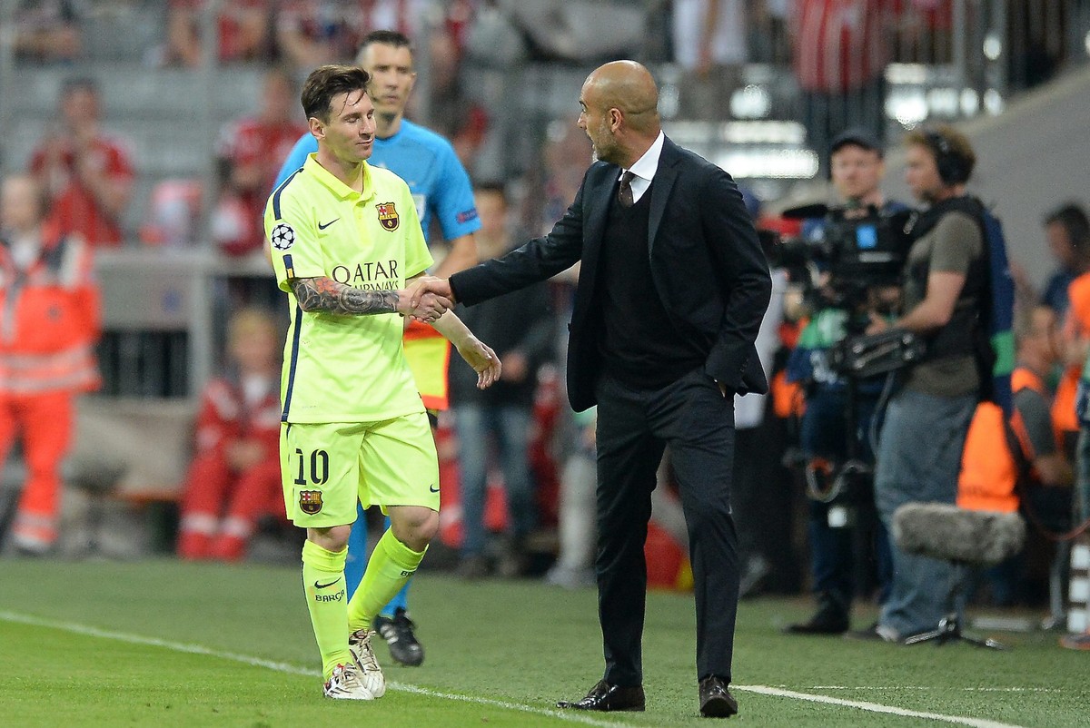 Artiges «Shakehands» mit dem alten Chef: Pep Guardiola hat Lionel Messi vier Jahre lang bei Barcelona trainiert.&nbsp;