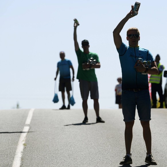 IMAGO / Panoramic International

ALBI, FRANCE - JULY 15 : Illustration ravitaillement during stage 10 of the 106th edition of the 2019 Tour de France cycling race, a stage of 217,5 kms with start in S ...