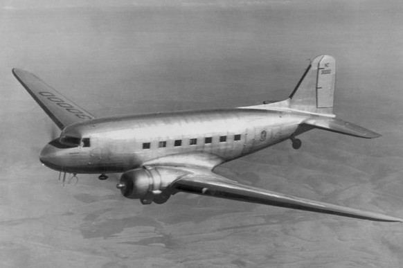 Eine Maschine des baugleichen Typs wie die vermisste Douglas DC-3 Dakota. 