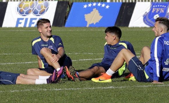 epa05568624 Kosovo&#039;s national team players react during the team&#039;s training session ahead of the FIFA World Cup 2018 qualifying soccer match between Kosovo and Croatia, in Drenas, Kosovo, 03 ...