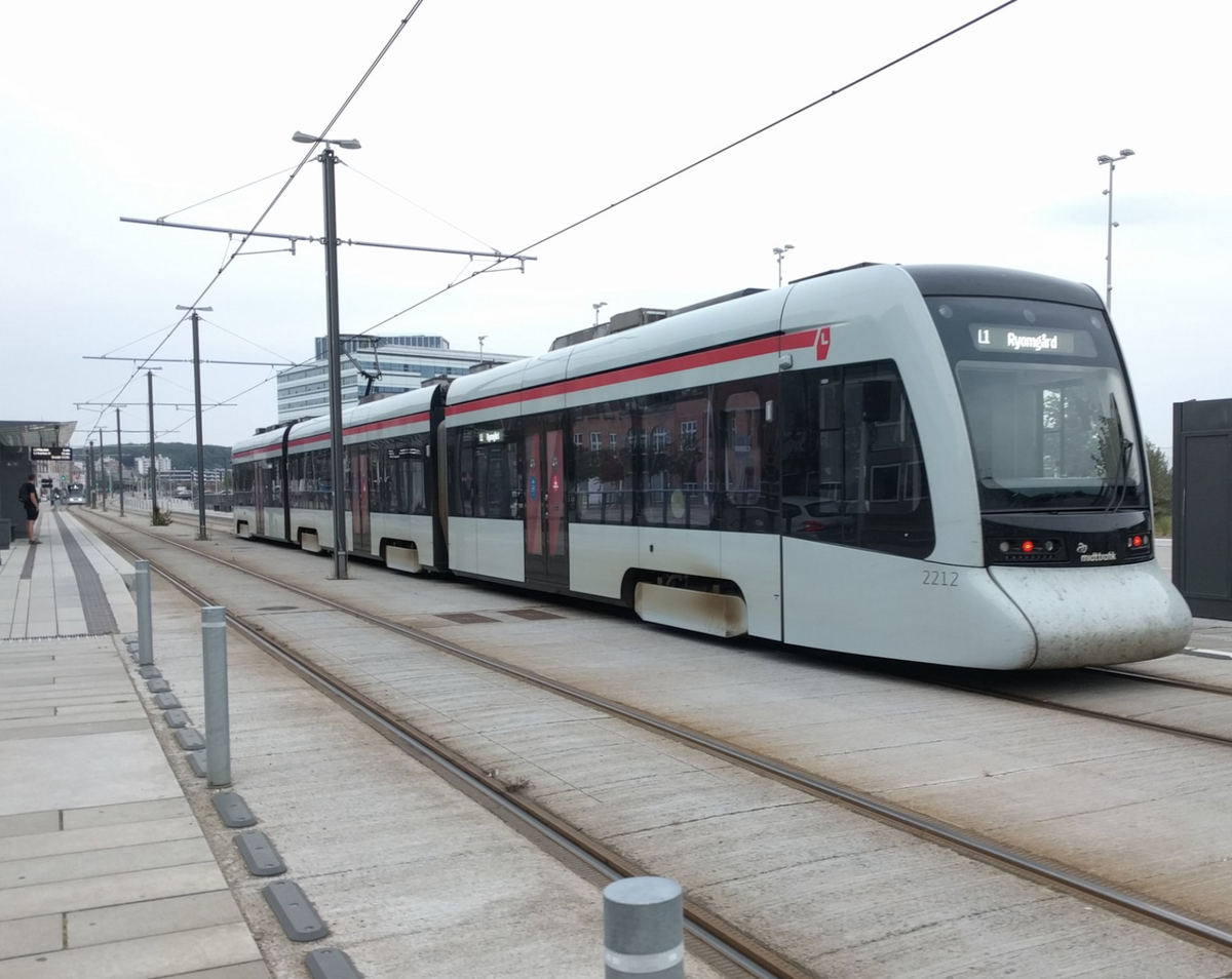 Es guckte niemand unter die Räder: Ein Tango-Tram in Aarhus.