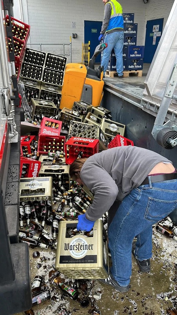 faildienstag bier fällt von lastwagen

https://9gag.com/gag/aA0Ayo2