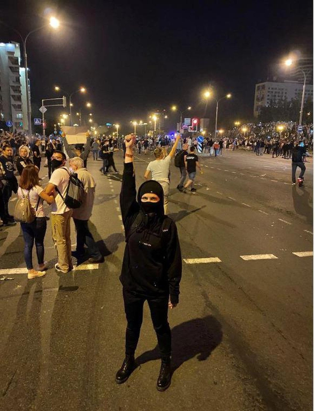 Nataliya bei nächtlichen Protesten am 9. August.