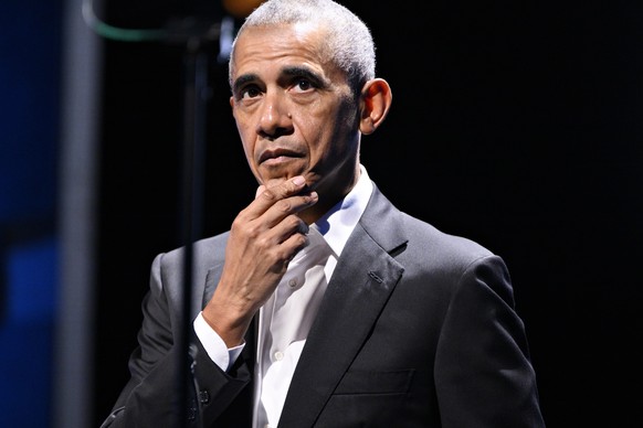 epa10006511 Former US President Barack Obama speaks at the Town Hall Event with the Obama Foundation during the Copenhagen Democracy Summit in the Skuespilhuset in Copenhagen, Denmark, 10 June 2022. E ...