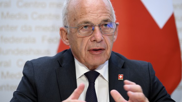 Bundesrat Ueli Maurer spricht bei der Medienkonferenz ueber die Ergebnisse der Vorlagen der Eidgenoessischen Abstimmung aus der Sicht des Bundesrats, am Sonntag, 26. September 2021 in Bern. Das Schwei ...