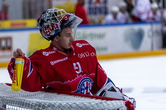 SC Rapperswil-Jona Lakers Torhueter Noel Bader waehrend dem Eishockey-Meisterschaftsspiel der National League zwischen den SC Rapperswil-Jona Lakers und Lausanne HC am Samstag, 27. Februar 2021, in Ra ...