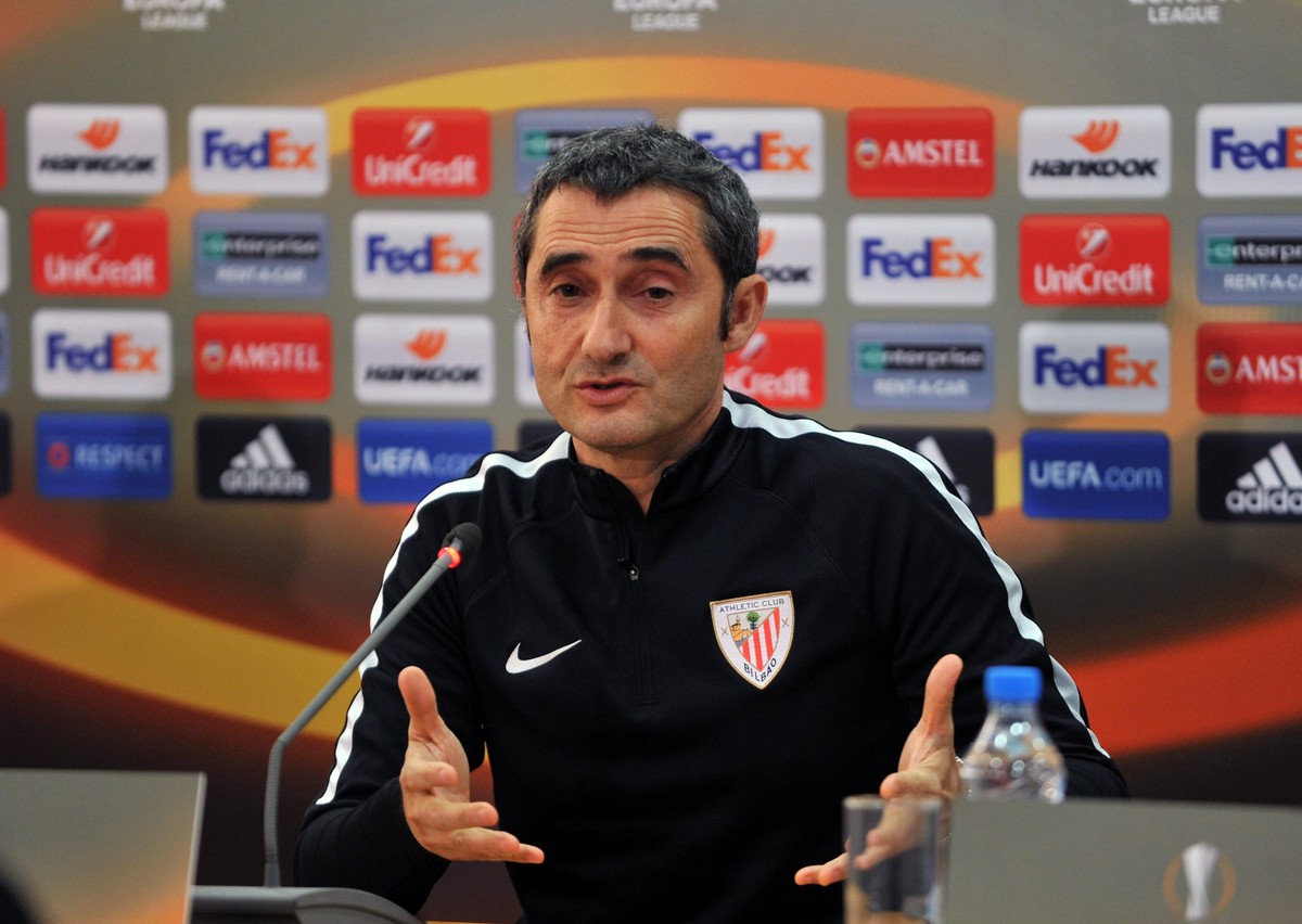 epa05808947 Athletic Bilbao's coach Ernesto Valverde attends a press conference at the GSP Stadium in Nicosia, Cyprus, 22 February 2017. Athletic Bilbao will face APOEL Nicosia in the UEFA Europa ...