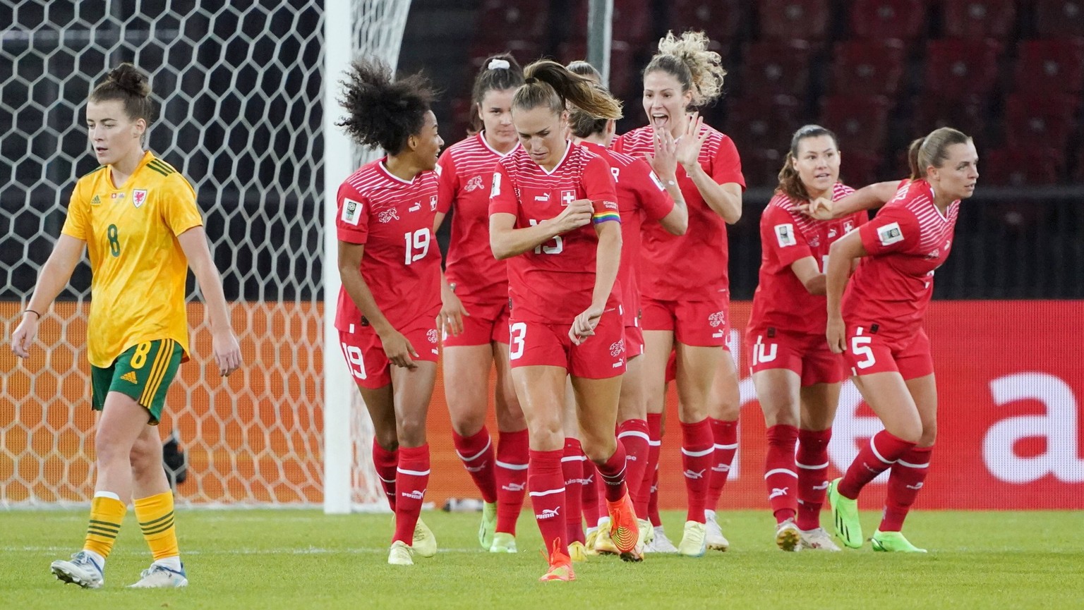 Foto Manuel Geisser 11.10.2022 Fussball Frauen Nationalmannschaft Saison 2022/2023 Schweiz - Wales. Playoff. Bild : Torjubel fuer die Schweizerinnen *** Photo Manuel Geisser 11 10 2022 football women  ...