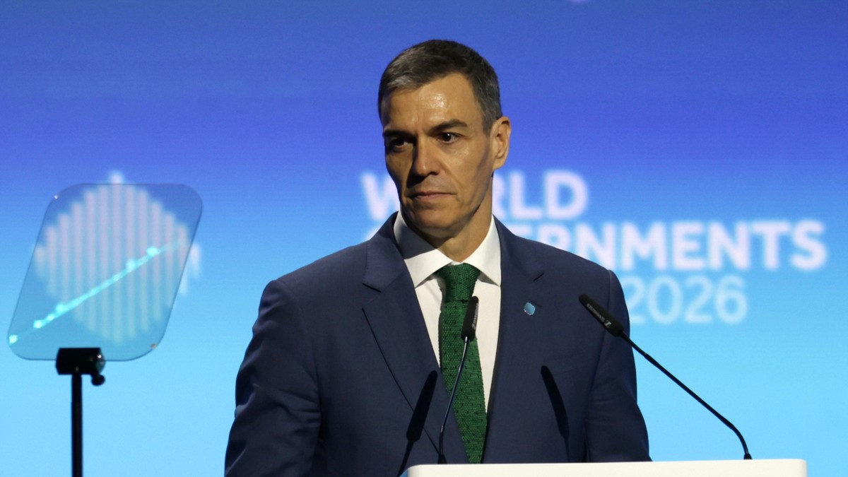 epa12701833 Spain's Prime Minister Pedro Sanchez gives his speech during a session at the World Governments Summit 2026 in Dubai, United Arab Emirates, 03 February 2026. The World Governments Sum ...