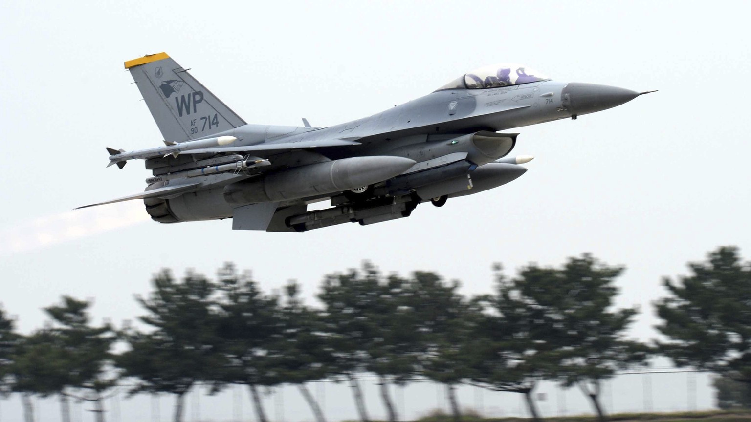 FILE - A U.S. Air Force&#039;s F-16 fighter takes off during an annual joint air exercise &quot;Max Thunder&quot; between South Korea and the U.S. at Kunsan Air Base in Gunsan, South Korea on April 20 ...
