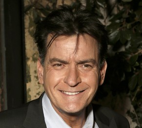 Charlie Sheen zeigt sich aktuell mal wieder von seiner allerbesten Seite.