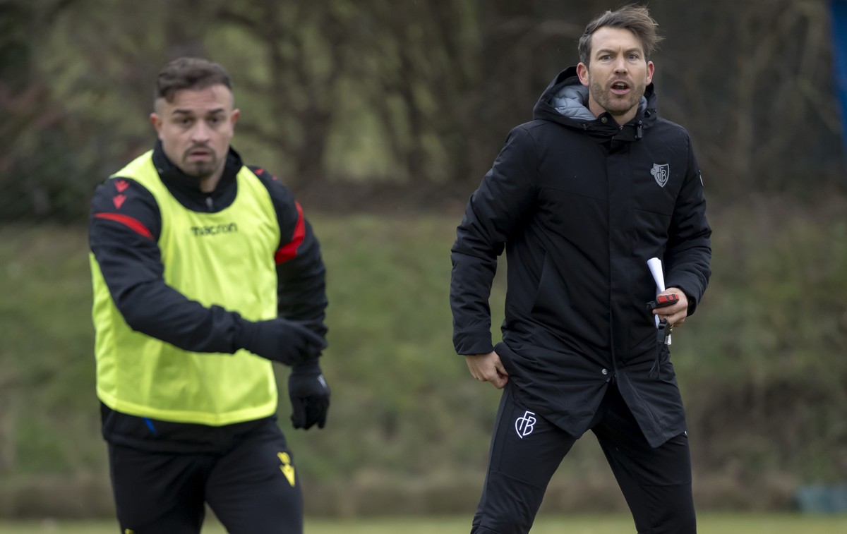 Der neue Cheftrainer Stephan Lichtsteiner bei seinem ersten Training mit der ersten Mannschaft des FC Basel 1893 in Basel, am Dienstag, 27. Januar 2026. Der FC Basel 1893 hat sich von Ludovic Magnin g ...