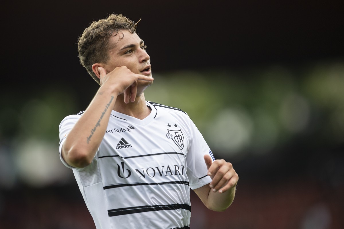 Basels Sebastiano Esposito jubelt nach seinem 2:0 Tor im Fussball Meisterschaftsspiel der Super League zwischen dem Grasshopper Club Zuerich und dem FC Basel 1893 im Letzigrund, am Sonntag, 25. Juli 2 ...