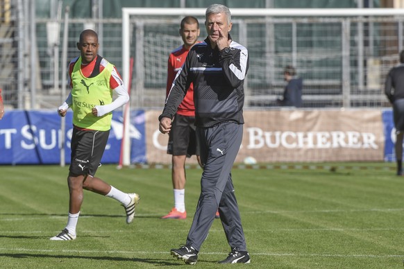 08.11.2016; Lugano; FUSSBALL WM-QUALI - TRAINING SCHWEIZ;
Trainer Vladimir Petkovic (SUI) 
(Andy Mueller/freshfocus)