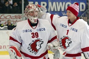 Christophe Bays (mit Mütze) wechselt zu servette-Genf.