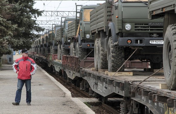 Die russische Armee verstärkt ihre Präsenz nahe der Grenze zur Ukraine