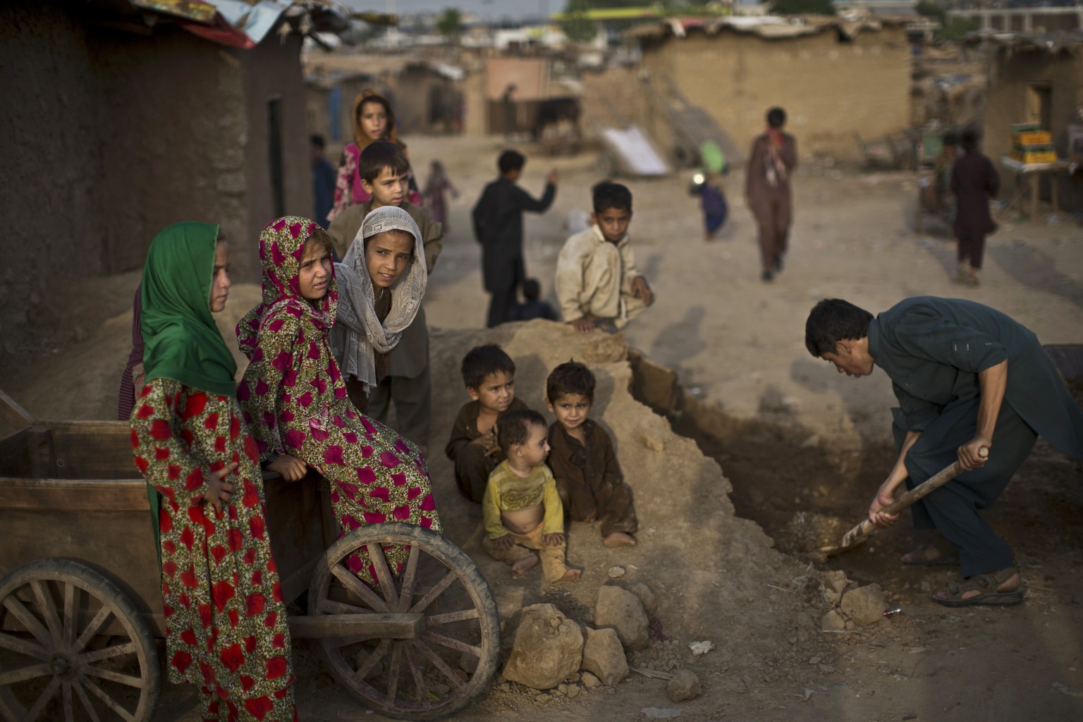 Afghanische Flüchtlinge&nbsp;in einem pakistanischen Camp bei Islamabad.