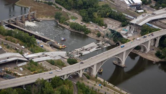 2007 stürzte eine Brücke im Bundesstaat Minnesota ein.