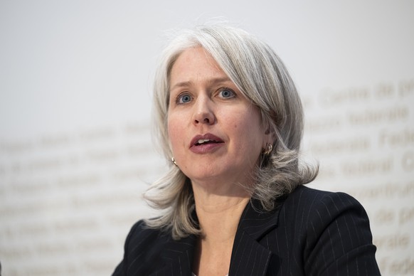 Franziska Bitzi, Stadtraetin und Finanzdirektorin Stadt Luzern, Die Mitte-LU, spricht waehrend einer Medienkonferenz des ueberparteilichen Ja-Komitees zur Individualbesteuerung im Hinblick auf die Ref ...