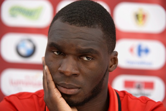 epa05351419 Belgian national soccer team player Christian Benteke attends a press conference at the Belgian team's media centre in Le Haillan, near Bordeaux, France, 08 June 2016. The UEFA EURO 2016 soccer championship takes place from 10 June to 10 July 2016 in France.  EPA/CAROLINE BLUMBERG
