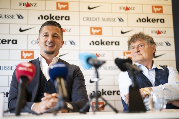 Der neue FCZ Sportchef Milos Malenovic, links, sowie FC Zuerich Praesident Ancillo Canepa sprechen an einer Medienkonferenz im �Home of FC� in der Sportanlage Herrenschuerli, aufgenommen am Montag, 2. ...