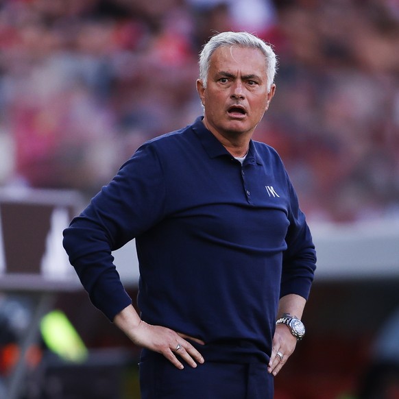 epa12913991 Benfica's head coach Jose Mourinho reacts during the Portuguese First League soccer match between Benfica and Moreirense in Lisbon, Portugal, 25 April 2026. EPA/FILIPE AMORIM