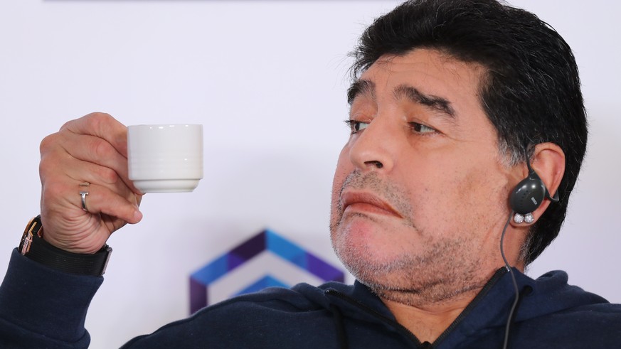 epaselect epa06893337 Argentinian soccer legend Diego Maradona attends a press conference in Brest, Belarus, 16 July 2018. Maradona has been appointed as chairman of Belarussian soccer club &#039;Dina ...