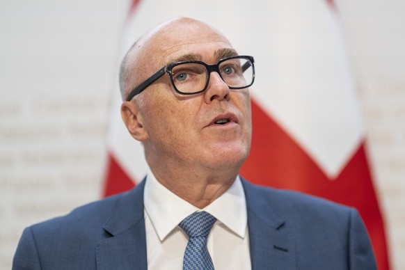 Bundesrat Martin Pfister kommentiert das Ergebnis der Eidgenoessische Volkinitiative fuer einen Service-Citoyen, ueber die Volk und Staende an diesem Abstimmungssonntag befanden, am Sonntag, 30. Novem ...