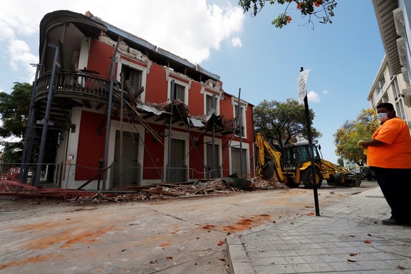 epa08397883 View of buildings affected by the earthquake, in the center of Ponce, Puerto Rico, 02 May 2020. An earthquake of magnitude 5.5 and with an epicenter 11 kilometers south of Puerto Rico, sho ...