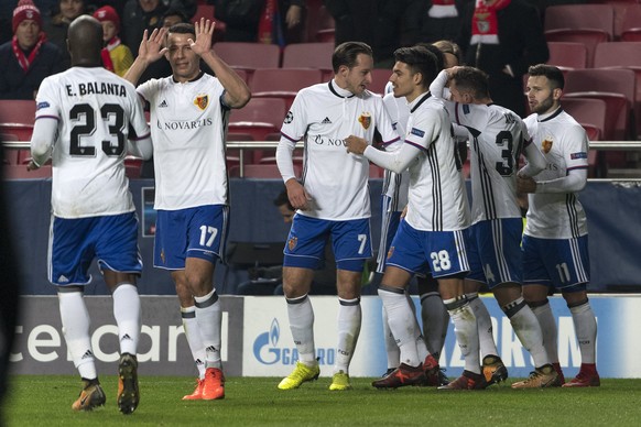 epa06369943 Basel&#039;s players cheer after scoring during the UEFA Champions League Group stage Group A matchday 6 soccer match between Portugal&#039;s SL Benfica and Switzerland&#039;s FC Basel 189 ...